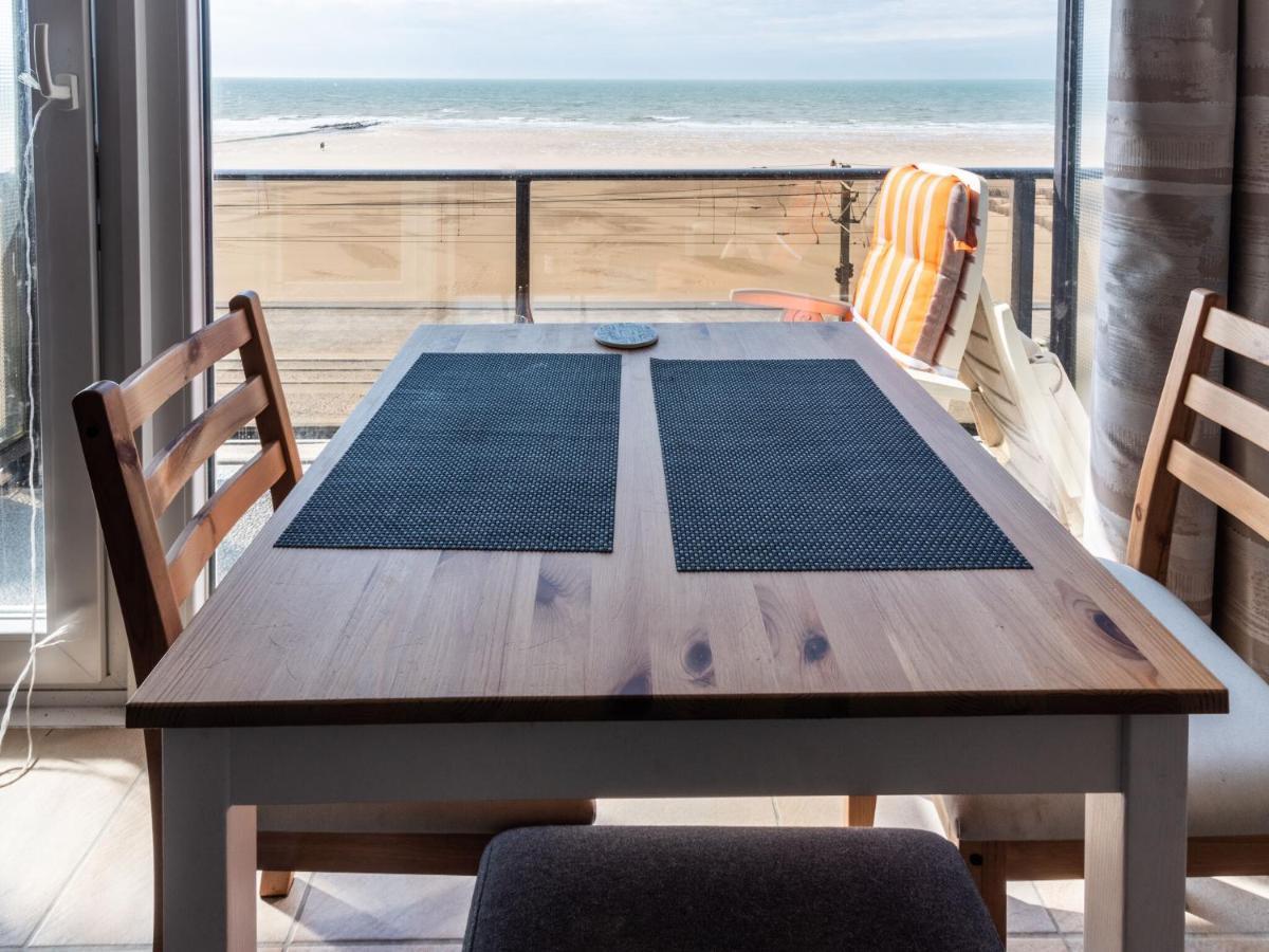 Contemporary Apartment In Oostende With Balcony Eksteriør bilde